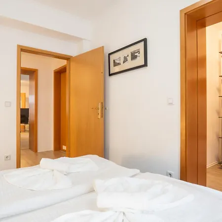 Apartment Charlot *